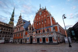 riga, the house of the blackheads, town hall square-2759484.jpg